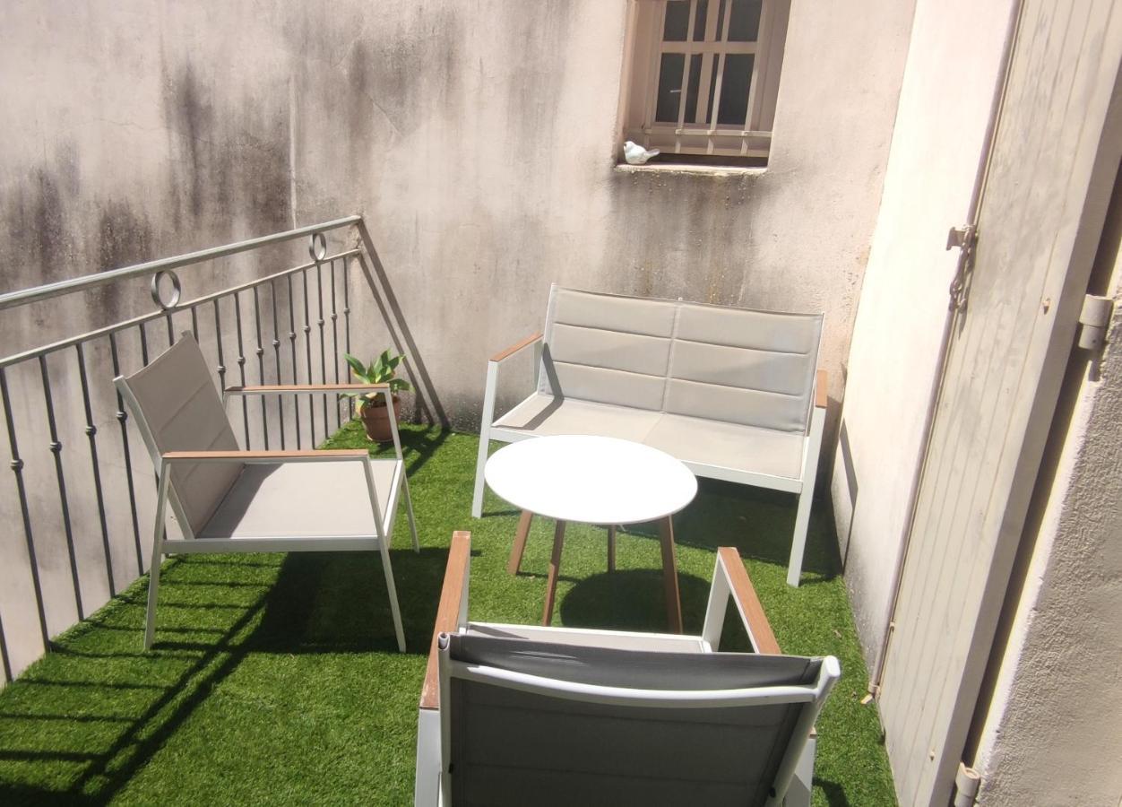 T3 Avec Sa Terrasse Au Coeur Du Village Medieval Sauzet  Zewnętrze zdjęcie